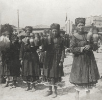 Киев - Продавчині молока на вулицях Києва, 1902-й рік