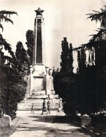 Алушта - Алушта. Памятник комиссарам Республики Тавриды