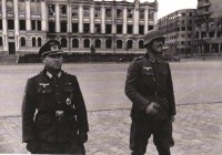  - Слева - командир 198-го грузинского полевого батальона капитан Шульц.