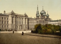 Одесса - Привокзальная площадь: Окружной суд и храм св. Пантелеймона,