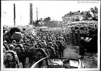 Одесса - Одесса.1941 г. 20 октября 1941 г. Румынская пехота перемешается возле заброшенных баррикад в Одессе.