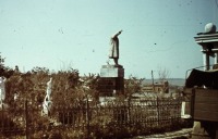 Старый Оскол - Разрушенный нацистами памятник Ленину в Старом Осколе во время немецкой оккупации в Великой Отечественной войне