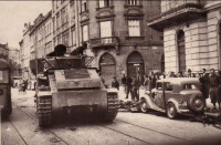 Львов - Танк  Т-28 на вулицях Львова.