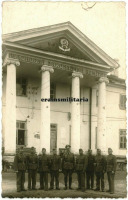  - Немецкие оккупанты на фоне здания узла связи в Белой Церкви во время нацистской оккупации 1941-44 гг