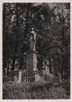 Трускавец - Трускавець. Статуя Матері Божої в курортнім парку.