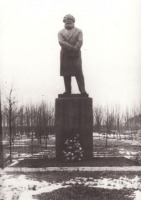 Диканька - С.Велыка Рудка. Памятник Карлу Марксу.