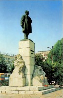 Черкасcы - Черкассы.Памятник Т.Г.Шевченко возле драм.театра