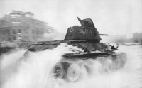 Волгоград - Танк Т-34 «Родина» на площади Павших Борцов в Сталинграде. Январь 1943 года.