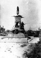 Севастополь - Памятник Тотлебену (без головы)