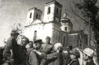 Полоцк - Жители Полоцка встречают воинов-освободителей.