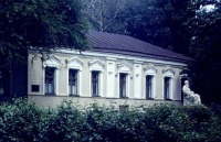 Полоцк - Памятник Л.Н.Толстому у домика Петра I