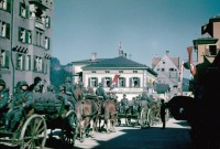 Австрия - Немецкие солдаты на конных повозках въезжают в австрийский город Куфштайн (Kufstein) во время аншлюса Австрии.