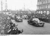 Вена - Жители Вены приветствуют германские войска