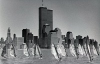 Нью-Йорк - Windsurfers in New York Harbor competed in a qualifying round for the United States Boardsailing Association championships in 1990. США,  Нью-Джерси