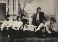 Томск - Моя бабушка и её сёстры со своими женихами