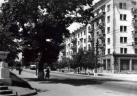 Саратов - Дом на проспекте Ленина у сквера Первой учительницы
