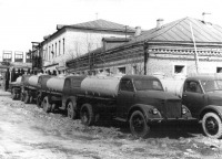 Саратов - Молоковозы на территории завода 
