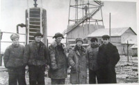 Саратов - Буровики-первооткрыватели нефти на Соколовой горе