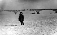 Саратов - Зимой на Волге на фоне строящегося моста
