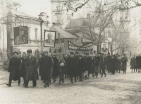 Саратов - Колонна ликеро-водочного завода на демонстрации 7 ноября 1947 года