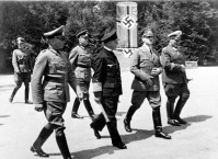 Франция - Представители германского командования во главе с А. Гитлером на переговорах о перемирии в Компьенском лесу; в группе – Г. Геринг, В. Кейтель