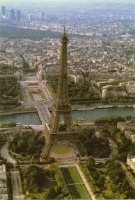 Париж - Эйфелева башня.