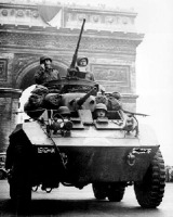 Париж - Освобождение парад в августе 1944 года.