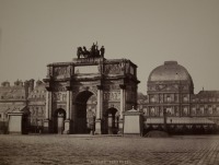 Париж - Триумфальная арка на площади Каррузель