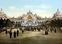 Париж - Le Chateau d'eau and plaza. Франция Exposition Universal