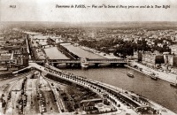 Париж - Панорама Парижа.Panorama de PARIS. Vue sur la Seine et Passy prise en aval de la Tour Eiffel Франция,  Иль-де-Франс,  Париж