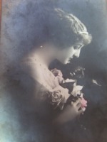 Ретро открытки - Девушка с розами