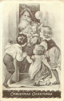 Ретро открытки - Дети и Санта Клаус в дверях с игрушками