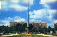 Латвия - Памятник освободителям Даугавпилса в сквере Славы