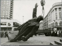 Рига - демонтаж  памятника В.И. Ленину