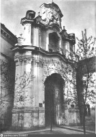 Вильнюс - Ворота бывшего монастыря базильянцев