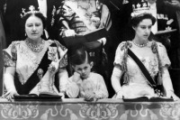Великобритания - Принц Чарльз во время коронации королевы Елизаветы II.