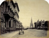 Эдинбург - A view up Prince's Street, with the Scott Monument and a distant, misty Великобритания , Шотландия