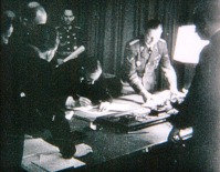Мюнхен - Н. Чемберлен подписывает Мюнхенское соглашение. 29 сентября 1938 года