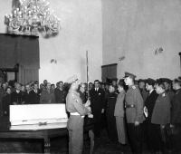 Тегеран - The Prime Minister in behalf of King George VI of Great Britain, presents The Sword of Stalingrad to Stalin, for the citizens of Stalingrad, in the board room of the Russian Embacy at Teheram. Иран