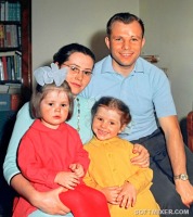 Ретро знаменитости - Ю.А.Гагарин с семьей.