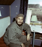 Ретро знаменитости - Фидель Кастро в купе на пути из Иркутска в Братск