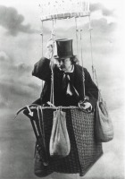 Ретро знаменитости - Феликс Надар в гондоле воздушного шара (постановочное фото)