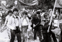 Туркменистан - Кушка. Учащиеся школы №31 на Первомайской демонстрации.