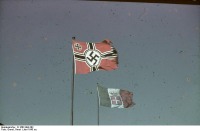Рим - Флаги Рейха и королевства Италии.