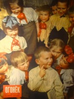 Пресса - №10, 1950. Лёша Пономарёв рассказывает в своём детском саду, как он участвовал в поздравлении т. Сталина с 70-ти летием