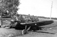 Авиация - Поврежденный истребитель И-16, захваченный немцами
