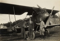 Авиация - Пилоты биплана в Кёнигсберге. 1920 год.