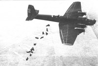 Авиация - Высадка парашютного десанта с бомбардировщика ТБ-3.