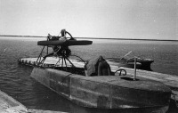 Авиация - Глиссер для обслуживания гидросамолетов (сделан механиками аэродрома). Алсиб. 1942-1945