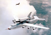 Авиация - Самолет Ан-225 транспортирует космический корабль 